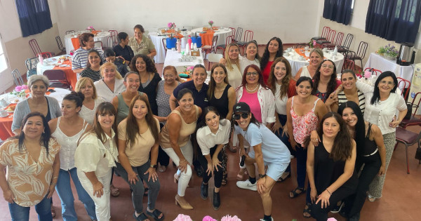 Se Conmemor El D A Internacional De La Mujer En El Iusp Agasajando Al