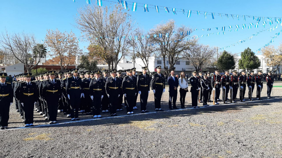 imagen 14 Los cadetes del IUSP juraron solemnemente a la bandera en toda la provincia