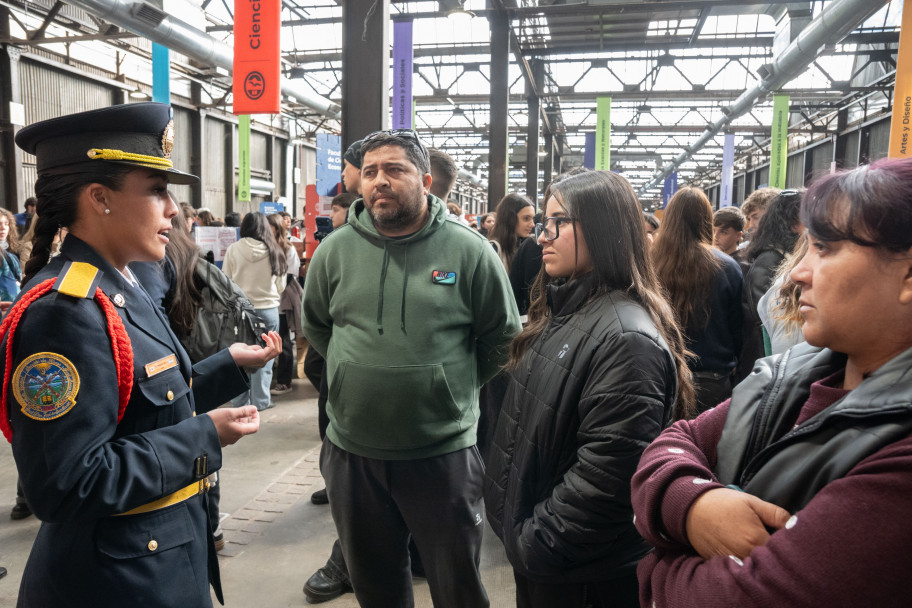 imagen 3 Expo educativa Mendoza 2026 con multitudinaria concurrencia de jóvenes