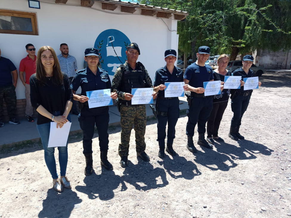 imagen La Delegación Zona Este hizo entrega de reconocimiento al personal policial