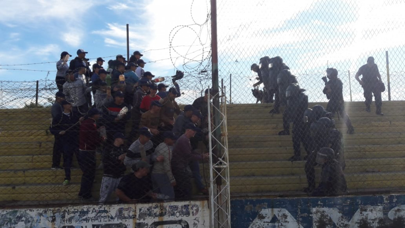 imagen Auxiliares Zona Sur realizaron actividad en la cancha de Huracán