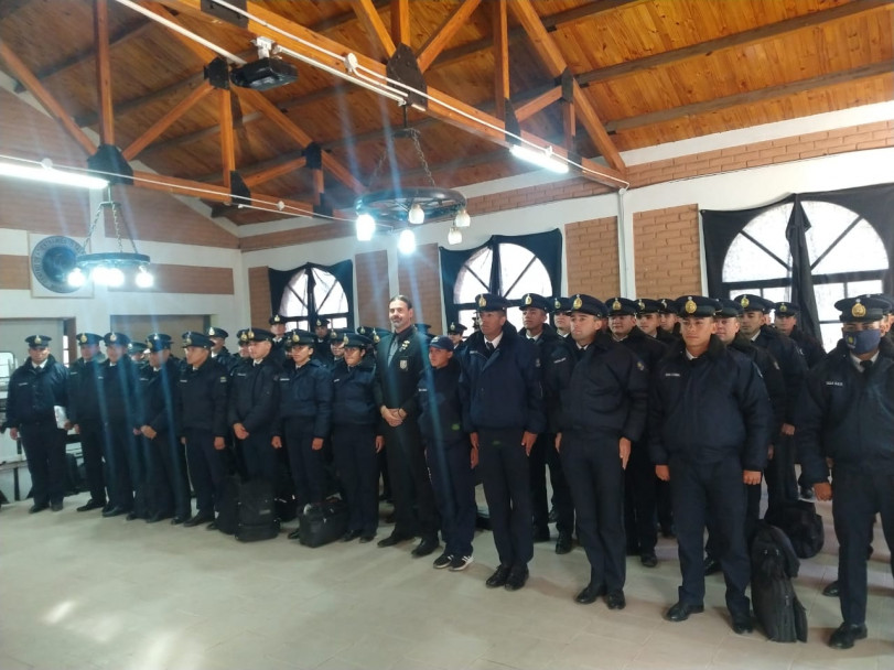 imagen Los cadetes de los cursos de FPB 186 y 187 recibieron capacitación de Narcocriminalidad