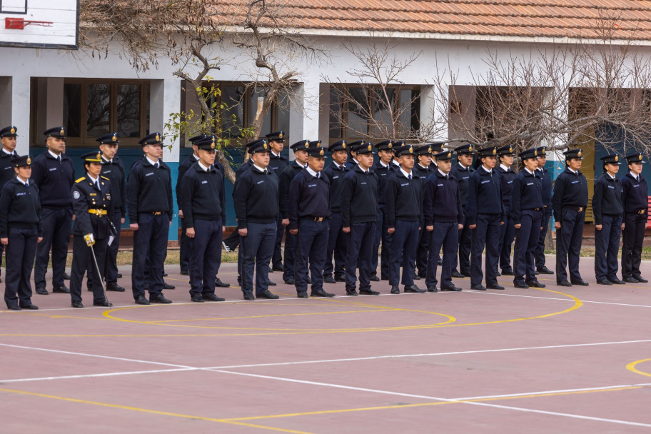 imagen 1 Acto de egreso del curso de Auxiliares Sede Central