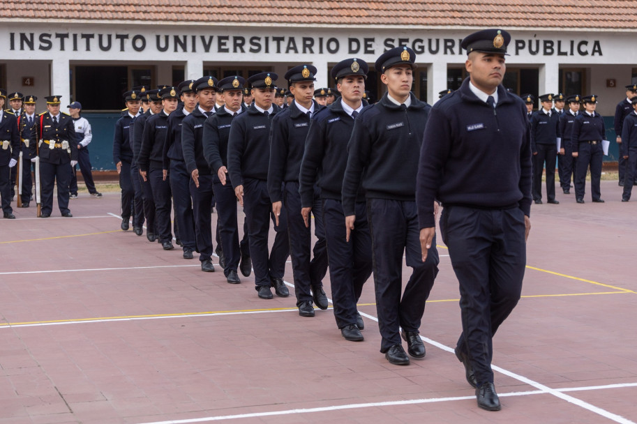 imagen 18 Acto de egreso del curso de Auxiliares Sede Central