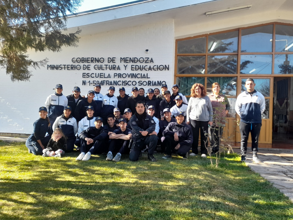 imagen Alumnos de 2do año de Tecnicatura realizaron actividad solidaria en escuela de San Carlos