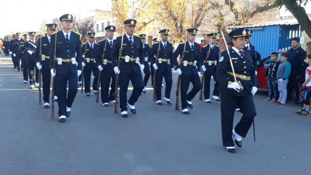 imagen Participación en desfile cívico militar y policial del IUSP Valle de Uco