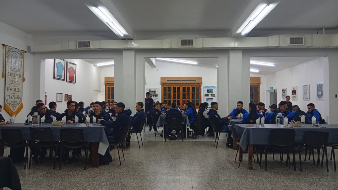 imagen Delegación de cadetes del IUSP participó del encuentro deportivo por el aniversario de la Escuela de Policía de Neuquén