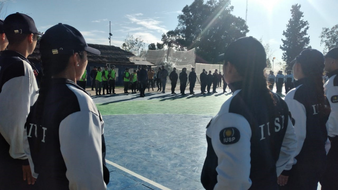 imagen 6 Encuentro de Camaradería de los 2dos años del IUSP de toda la Provincia en el predio deportivo de la UNCuyo