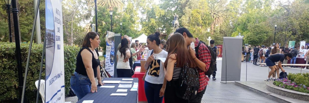 imagen 4 El Instituto Universitario de Seguridad Pública (IUSP) continúa activamente la Oferta Educativa en Colegios Secundarios