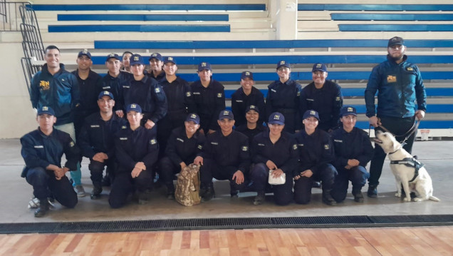 imagen El Curso de FPB N° 207 de la Delegación General Alvear tuvo una importante experiencia con la División Canes de la Policía Contra el Narcotráfico