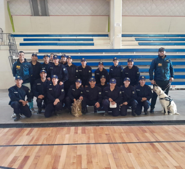 imagen El Curso de FPB N° 207 de la Delegación General Alvear tuvo una importante experiencia con la División Canes de la Policía Contra el Narcotráfico