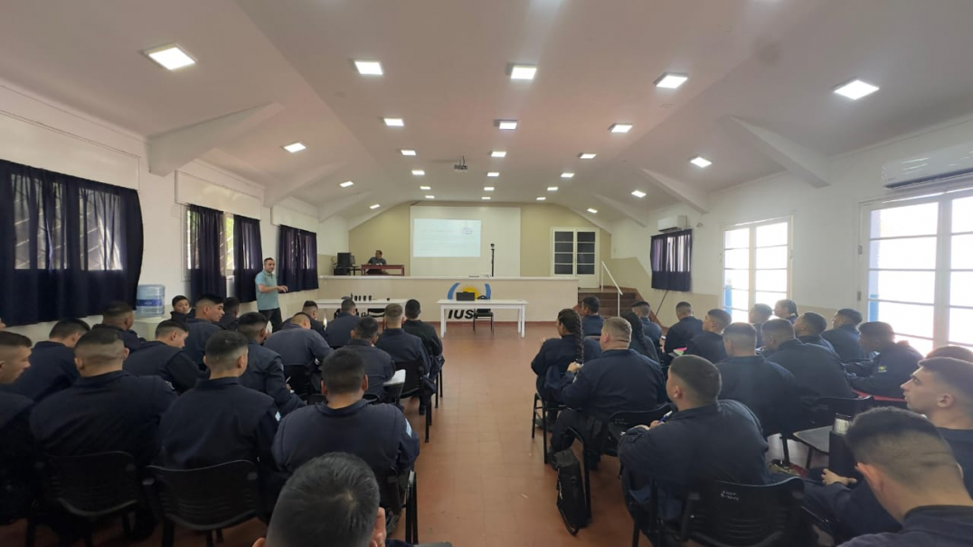 imagen 1 Capacitación tecnológica para cadetes del IUSP