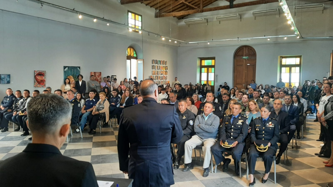 imagen 8 Emotivo acto en honor al Jefe Provincial del Cuerpo de Instructores por su retiro efectivo de la Fuerza
