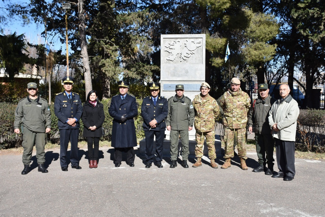 imagen El IUSP estuvo representado en el Acto por el 42° aniversario del Bautismo de Fuego de Gendarmería Nacional