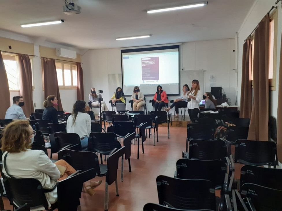 imagen  Charla en conmemoración del Día Internacional de la eliminación de la violencia contra la mujer