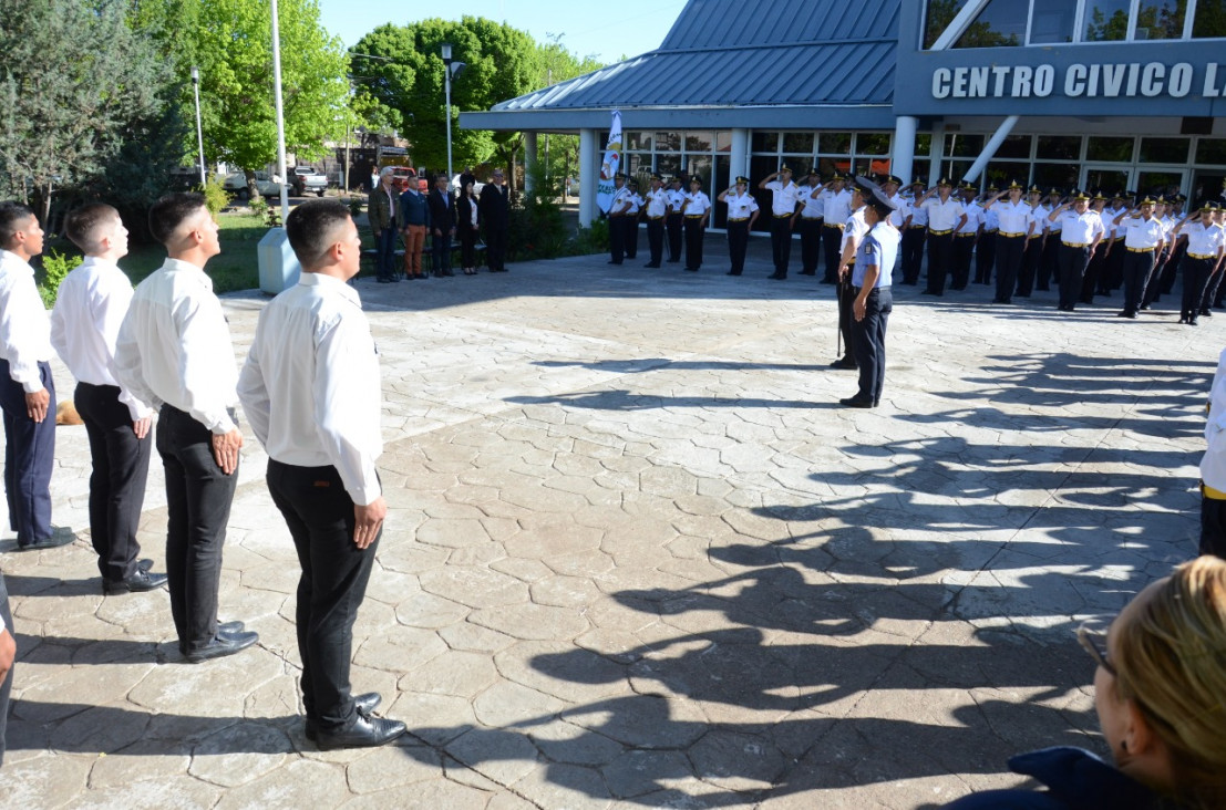 imagen La Delegación Valle de Uco realizó un Acto en conmemoración del Aniversario N° 212 de la creación de la Policía de Mendoza