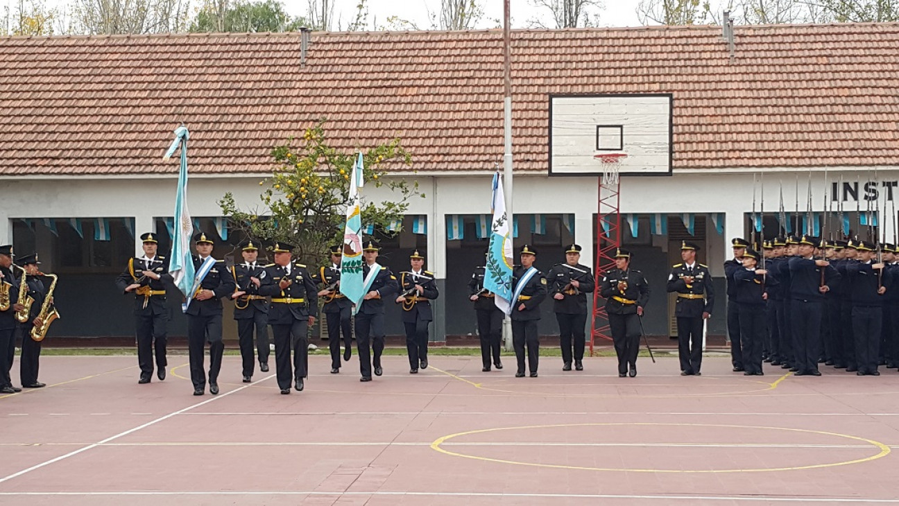 imagen Cambio de Abanderados y Escoltas del IUSP y Penitenciaria