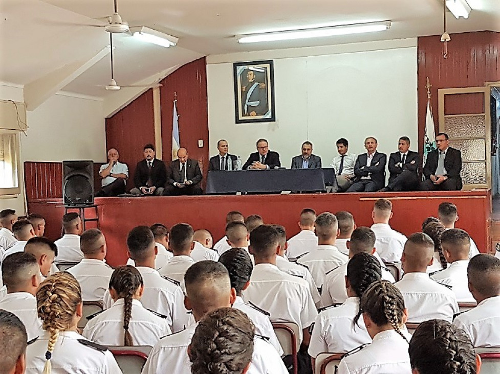 imagen El Ministro de Seguridad con todo su gabinete en la charla - taller sobre el nuevo Código Contravencional 