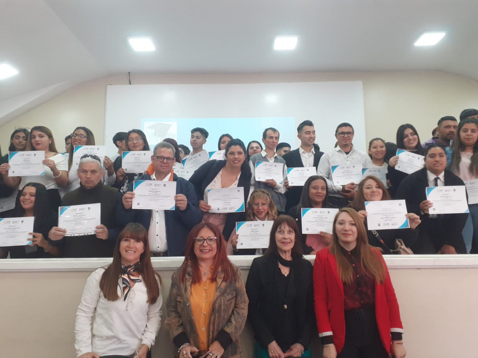 imagen Se realizó la entrega de certificados del 12° Curso Básico de Capacitación para Vigilador Privado