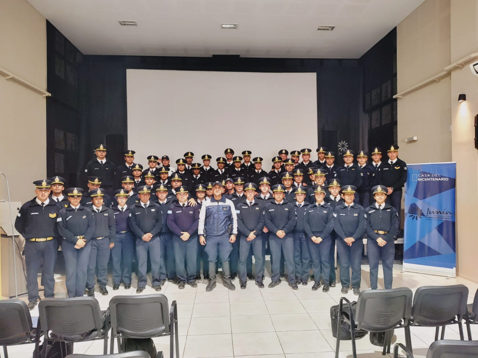 imagen La Policía Vial Zona Este dictó una capacitación dirigida a los alumnos de Tecnicatura Universitaria en Seguridad Pública