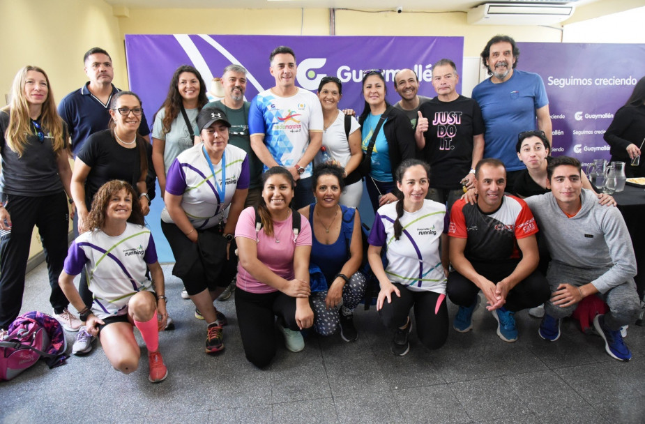 imagen 7 En la Municipalidad de Guaymallén se hizo la presentación oficial de la 3ra. edición de la Media Maratón de Mendoza. Crio. Gral (R) Elio Olmos