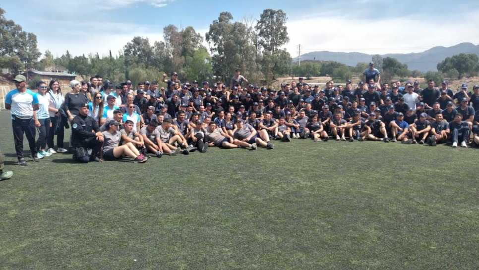 imagen Encuentro de Camaradería de los 2dos años del IUSP de toda la Provincia en el predio deportivo de la UNCuyo