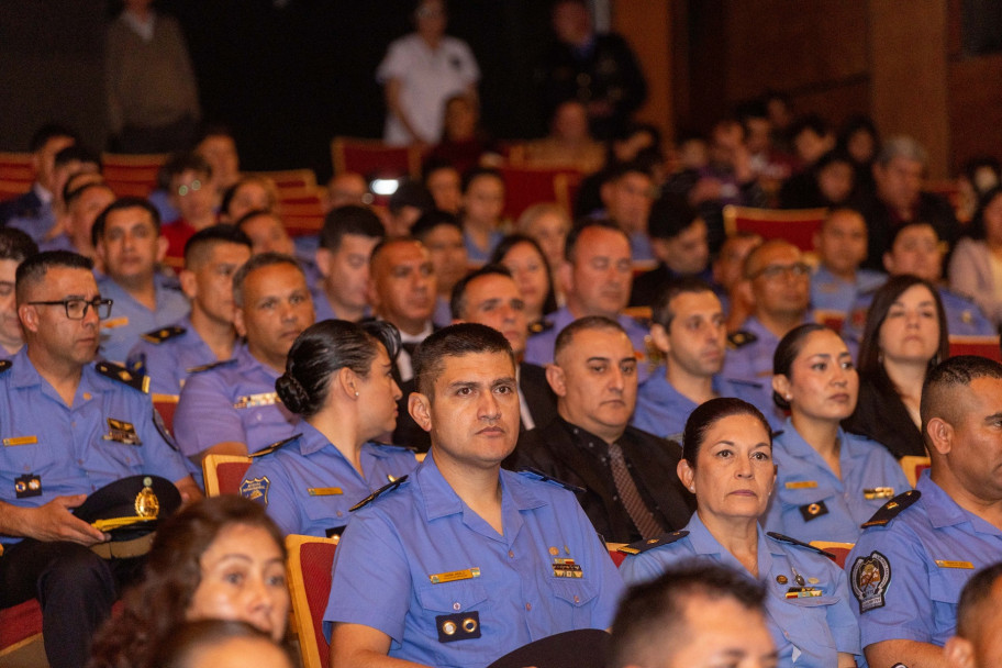 imagen 4 Histórica colación de grado con el mayor número de Licenciados en Seguridad Pública y Seguridad Penitenciaria del IUSP