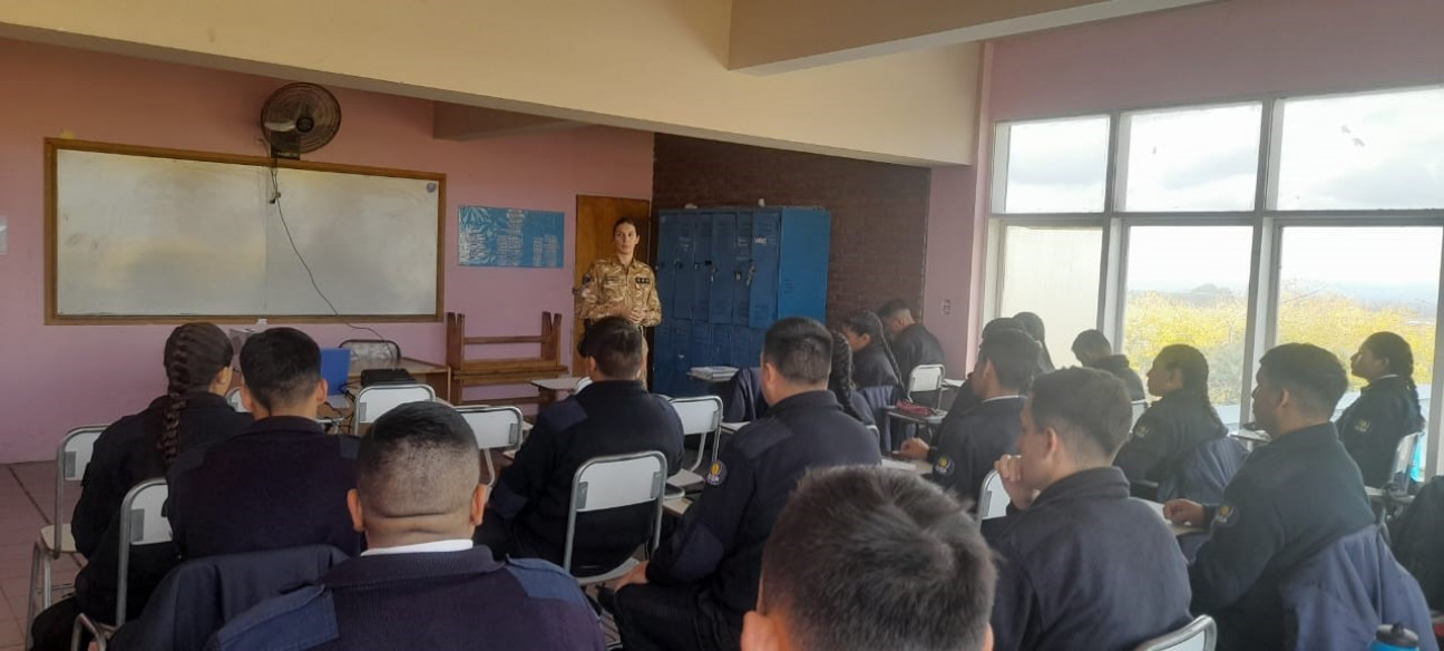 imagen Los estudiantes de Tecnicatura adquirieron métodos y técnicas de procedimientos policiales en el Taller de Operaciones Policiales Especiales