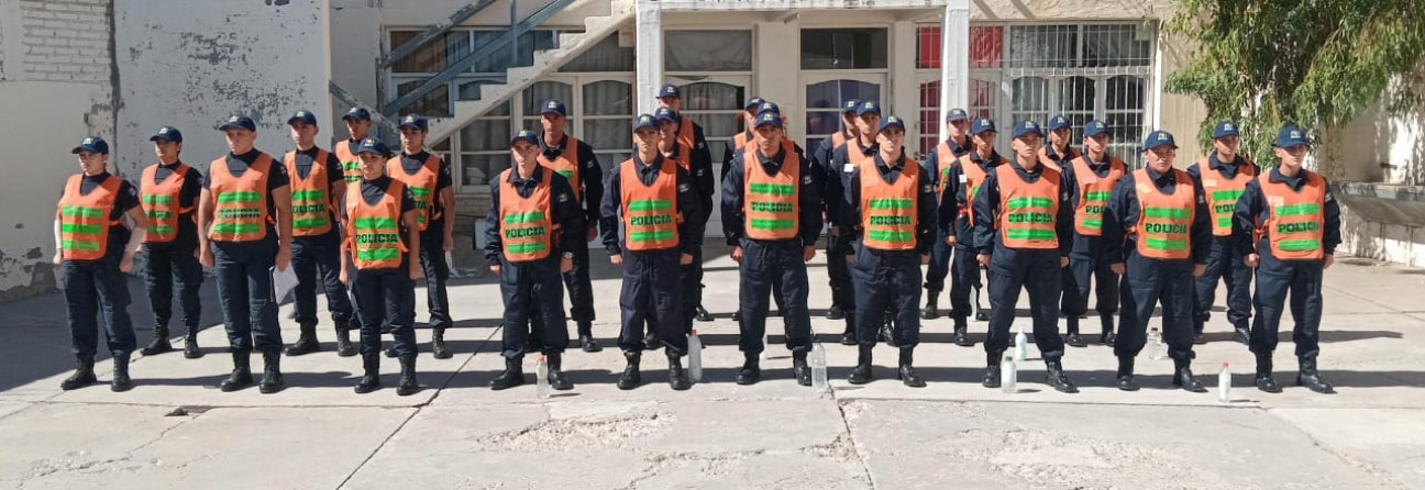 imagen Cadetes del Curso de FPB 203 y de Tecnicatura en Seguridad Pública colaboraron en la Vendimia Departamental de San Rafael