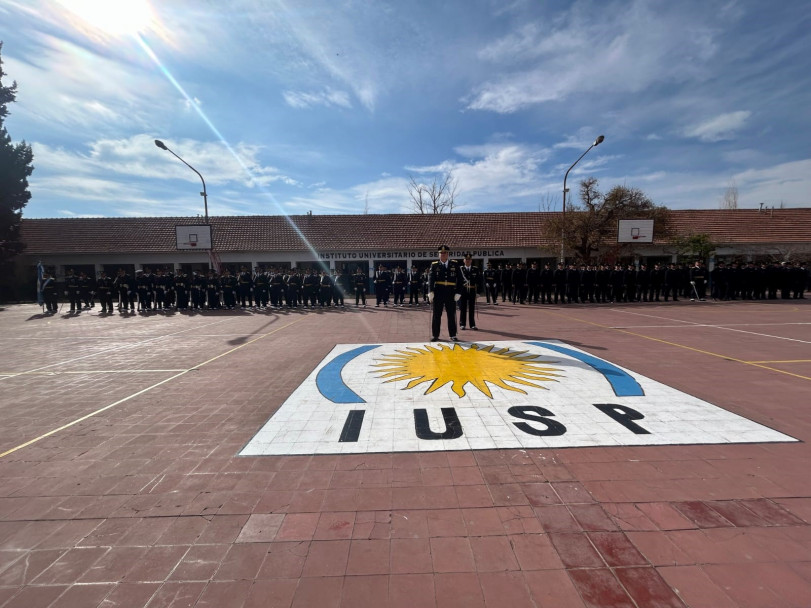 imagen 1 Con un gran compromiso los cadetes de la SEDE CENTRAL del IUSP realizaron la JURA DE LA BANDERA