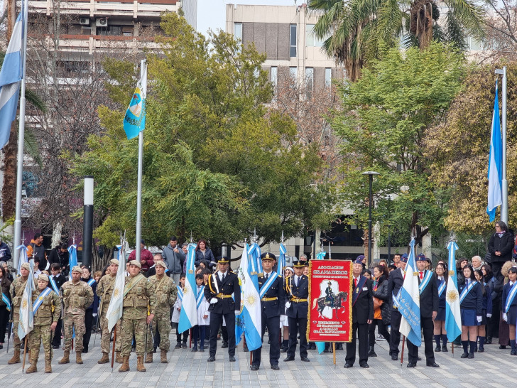 imagen La Sede Central del IUSP se hizo presente en ciudad en el Acto de conmemoración del 174° Aniversario del paso a la inmortalidad del Gral. José de San Martín