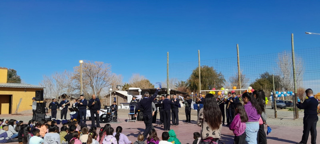 imagen 2 El IUSP festejó a la niñez en la Escuela 1-519 María Cali de San Francisco de Lavalle