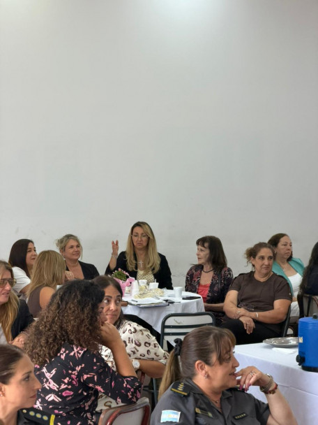 imagen Desayuno y charla de liderazgo femenino en el marco del 8 de marzo en el IUSP