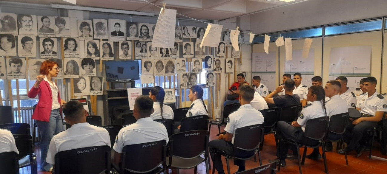 imagen Estudiantes del Curso de FPB N° 197 y 198 de la Sede Central visitaron el Espacio para la Memoria