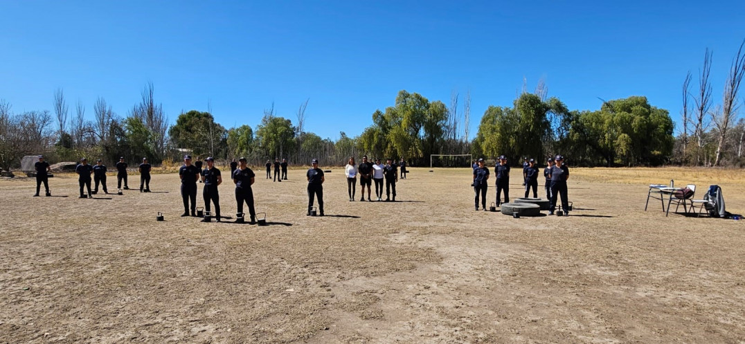 imagen 4 Alumnos de Tecnicatura de la Delegación Zona Este presentaron un proyecto que incluye pesas rusas o kettlebell para Educación Física Policial