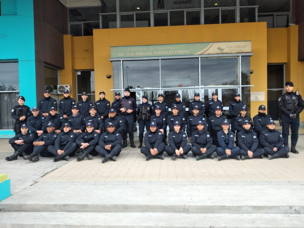 imagen Capacitan al Curso FPB 188 sobre el uso de medios tecnológicos, comunicaciones y procedimientos policiales