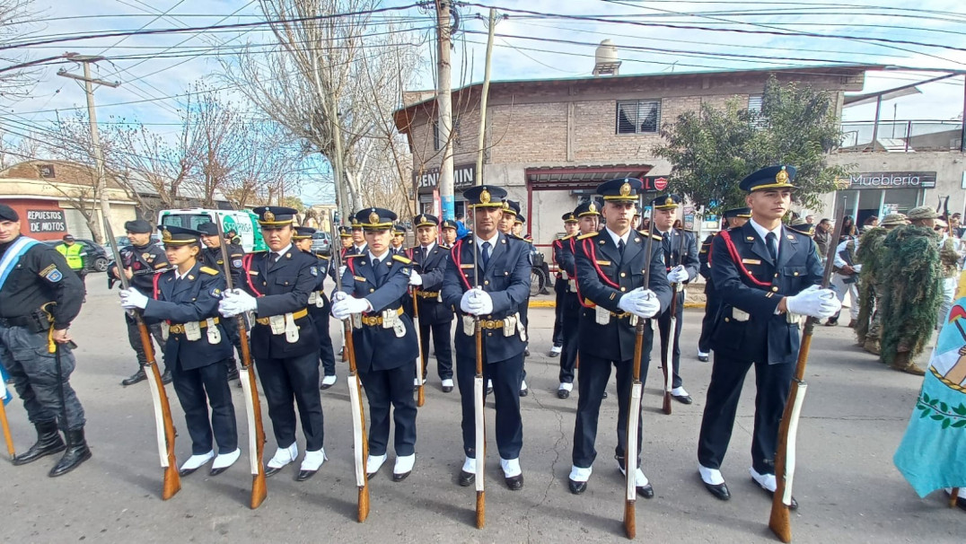 imagen 2 Los cadetes del IUSP desfilaron en los actos Patrios del 9 de Julio