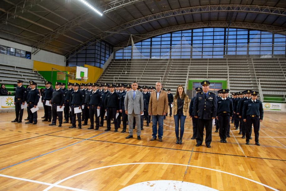 imagen 8 Acto de entrega de diplomas a cadetes del Curso FPB Delegación Zona Este
