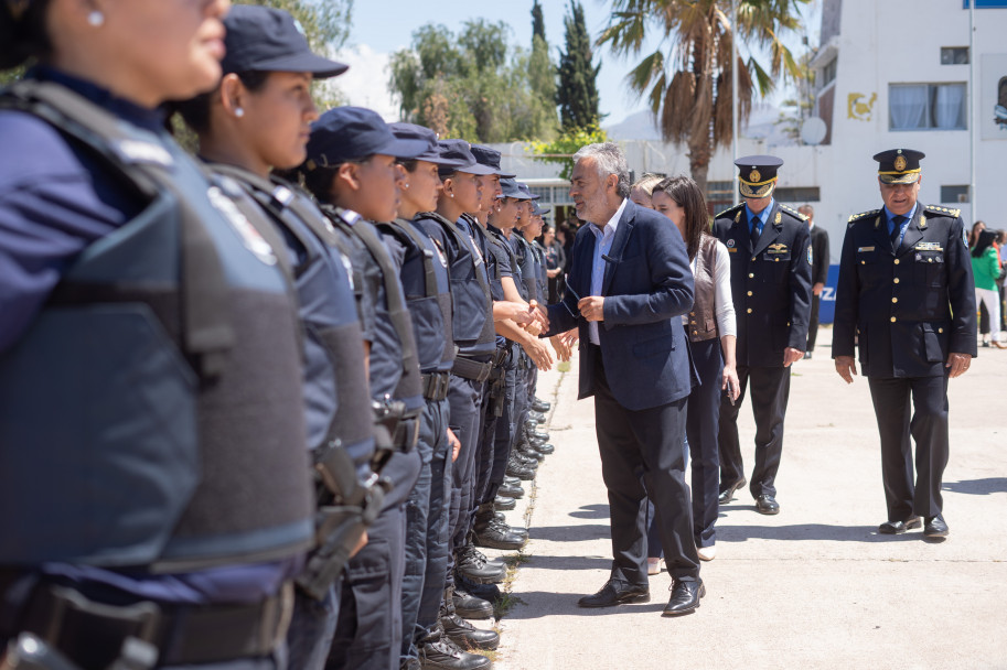 imagen 7 Los Directivos del IUSP se hicieron presentes en la Base Cóndor donde el Gobernador y la Ministra de Seguridad y Justicia presentaron a los nuevos policías que estarán al servicio de la comunidad