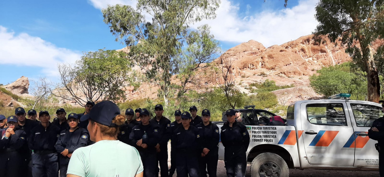 imagen Se realizó un trekking al circuito "Cajón del Cura" de Valle Grande dentro de la materia Seguridad Turística