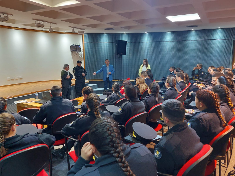 imagen Memorable jornada en la segunda Conferencia sobre "El Cruce de los Andes"