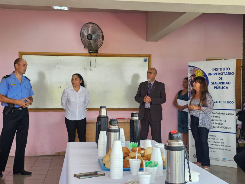 imagen 4 Los egresados del Curso Vigilador Bombero del Valle de Uco recibieron sus certificados