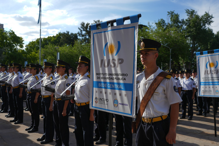 imagen 9 Imponente acto por el 27° aniversario del IUSP y el egreso de Técnicos Universitarios y Auxiliares
