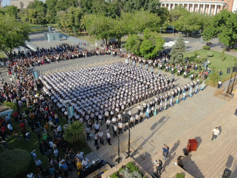 imagen 13 Imponente acto por el 27° aniversario del IUSP y el egreso de Técnicos Universitarios y Auxiliares