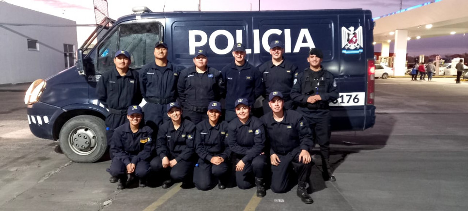 imagen Alumnos de Tecnicatura en servicio de "Tribuna Segura" en el Estadio Malvinas Argentinas