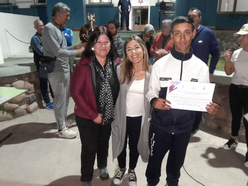 imagen 15 Encuentro de Camaradería de los 2dos años del IUSP de toda la Provincia en el predio deportivo de la UNCuyo