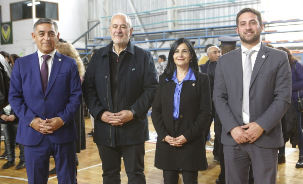 imagen 10 Con un solemne Acto la Delegación Valle de Uco hizo entrega de diplomas de egreso a los cadetes de la FPB para Auxiliar