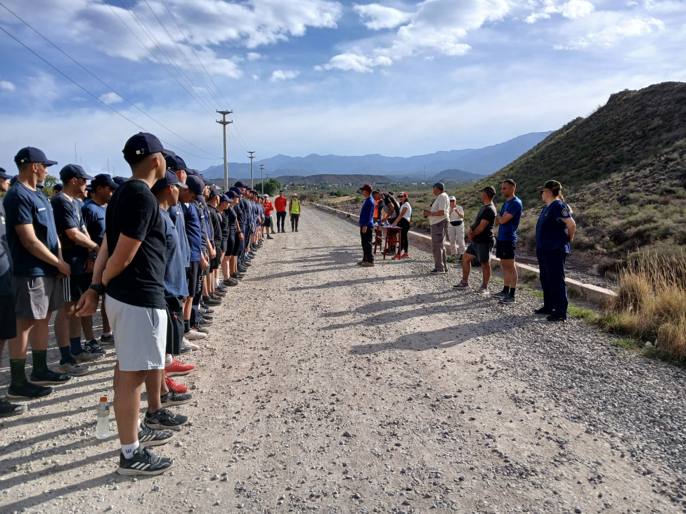 imagen Se realizó un desafío al Cerro Arco en honor al "Profesor Elio Fernando Olmos"