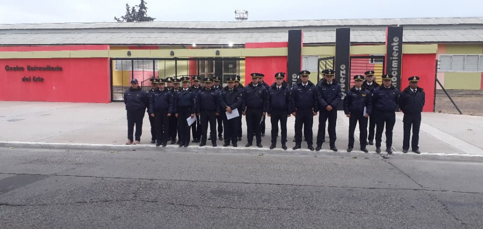 imagen Cadetes de la Delegación Zona Este llevaron a cabo una visita a la  escuela primaria N° 1-427 "TOMAS PRISCO" en el marco del modelo de policía comunitaria