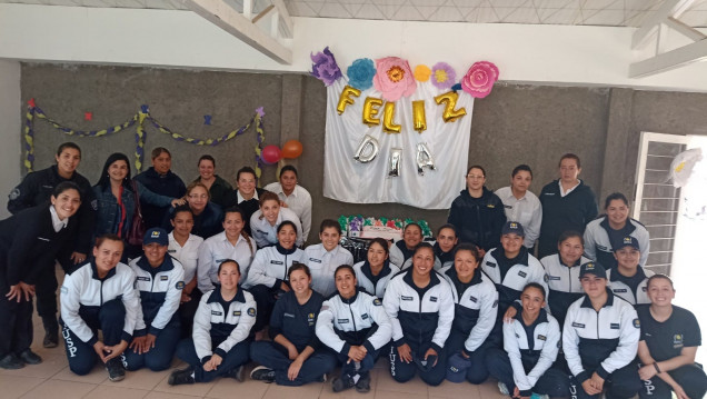 imagen Cadetes del Curso de FPB hicieron un homenaje a las madres de la Delegación Valle de Uco